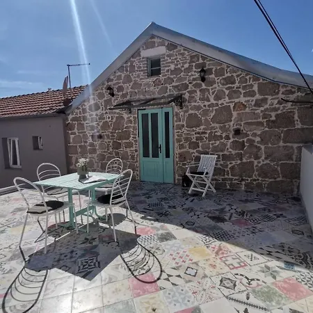 Holiday House In With Air Conditioning, Wifi, Washing Machine, Dishwasher 5016-1 * Pakoštane
