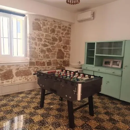Holiday House In With Air Conditioning, Wifi, Washing Machine, Dishwasher 5016-1