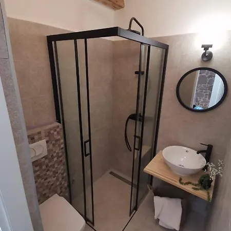 別荘 Holiday House In With Air Conditioning, Wifi, Washing Machine, Dishwasher 5016-1 Pakoštane