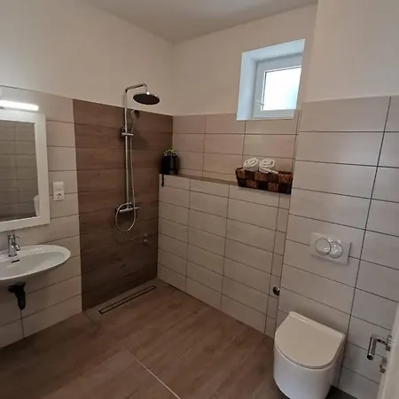 Holiday House In With Air Conditioning, Wifi, Washing Machine, Dishwasher 5016-1 * 파코스탄