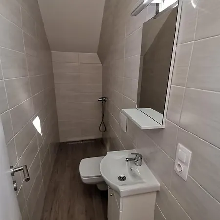 펜션 Holiday House In With Air Conditioning, Wifi, Washing Machine, Dishwasher 5016-1 파코스탄